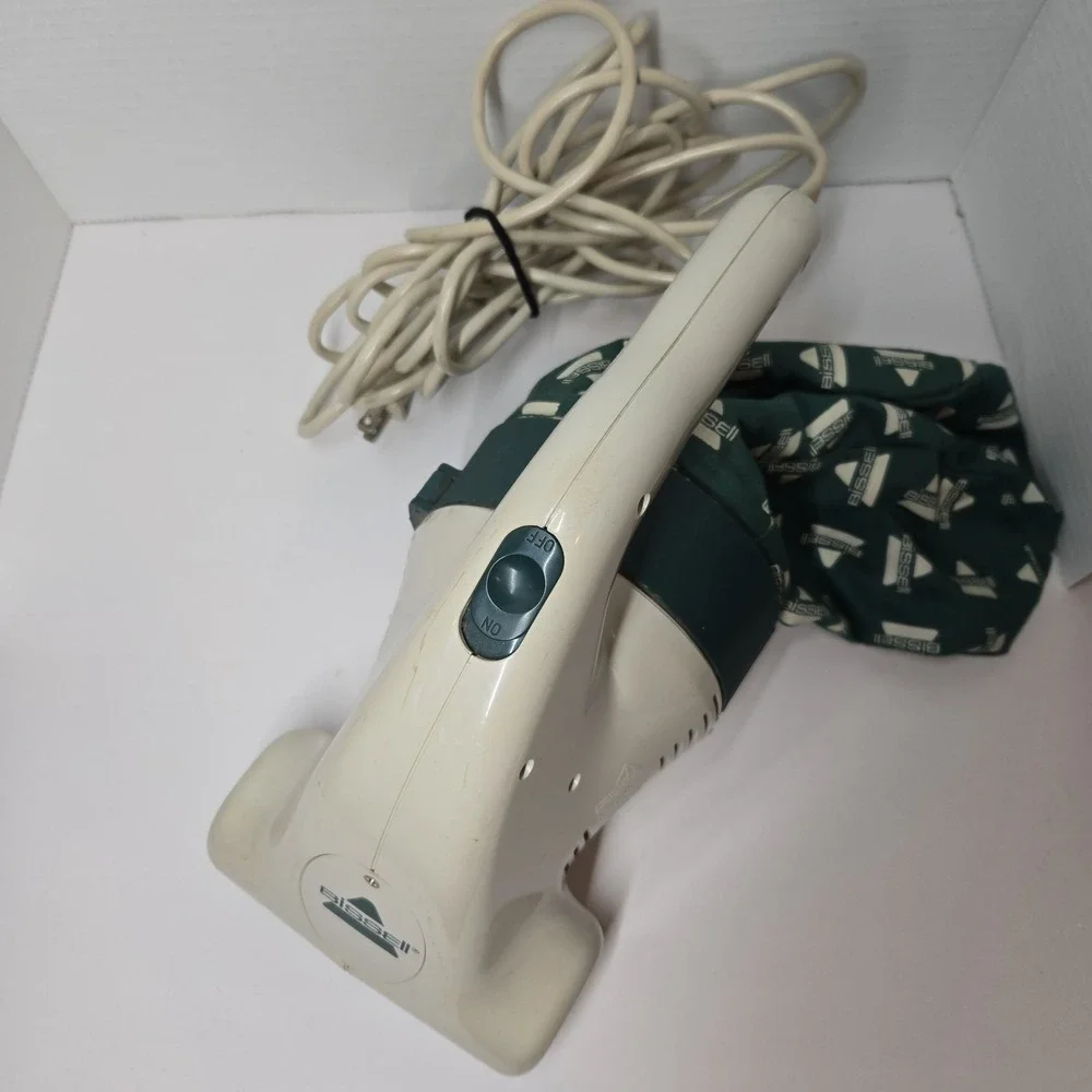 VTG Bissell Handheld Vacuum‎ Cleaner 3065, AC 120 Volt 1.8 Amp WORKS GREAT! EUC